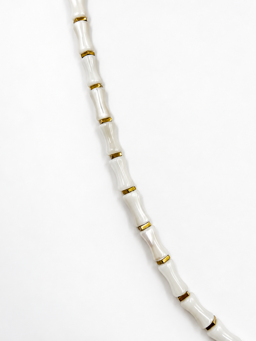 NACRE Natural Mother-of-Pearl Tube Bead Mussel Necklace
