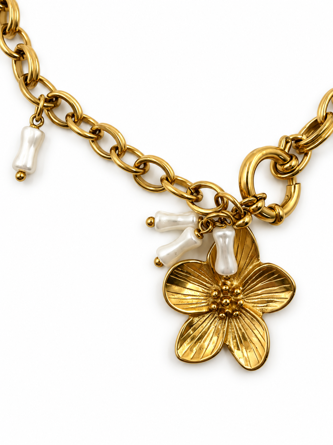 NACRE Natural Mother-of-Pearl Flower Charm Necklace